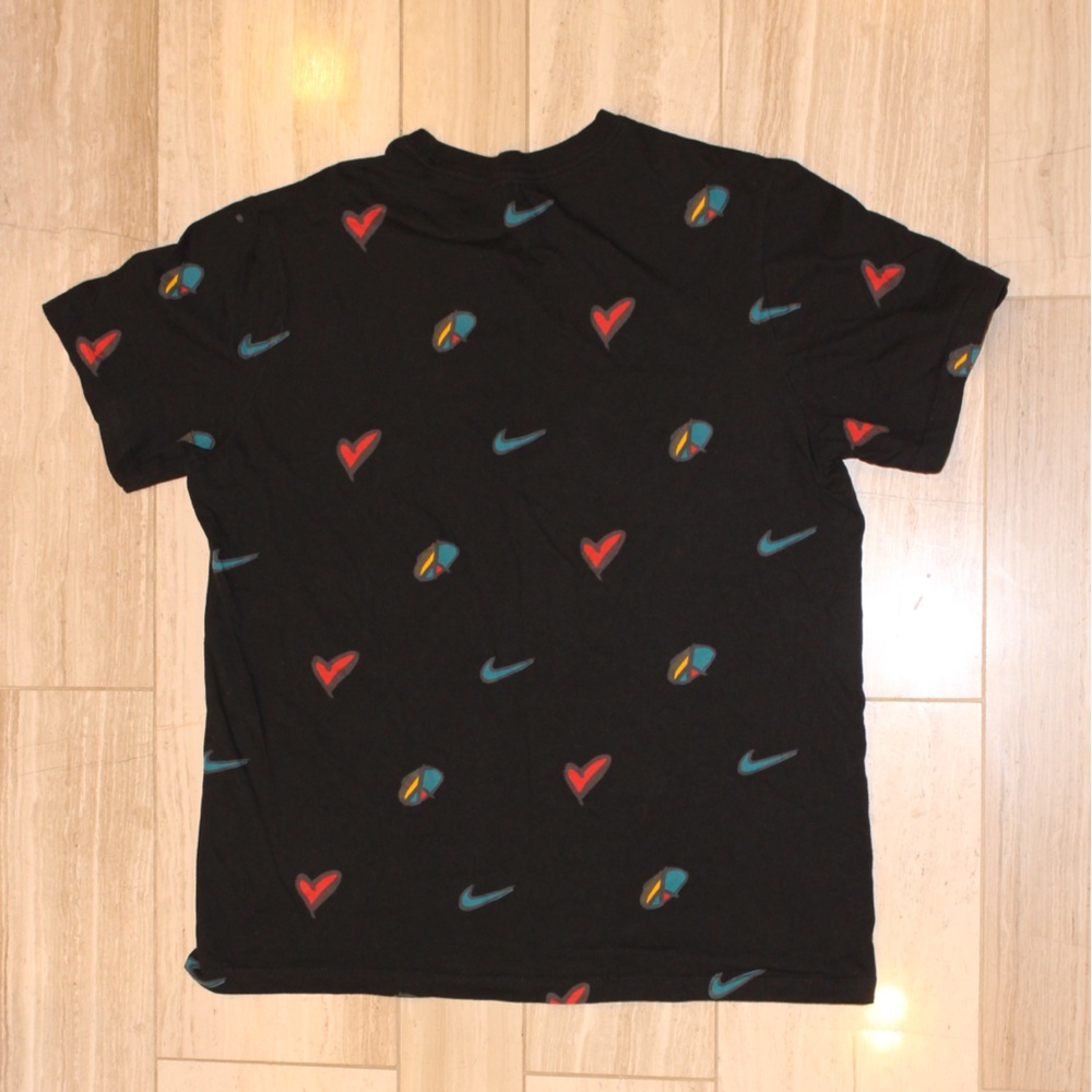 Nike peace and love all over Print Tee